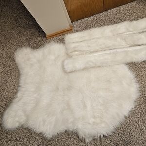 Christmas Decor ( Faux Fur Rug), 3 Faux Fur Garlands & 1 Twinkly Garland